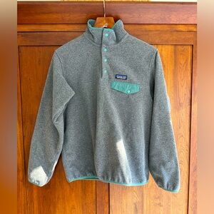 Patagonia S Women’s Synchilla in Grey and Green- Condition like new!